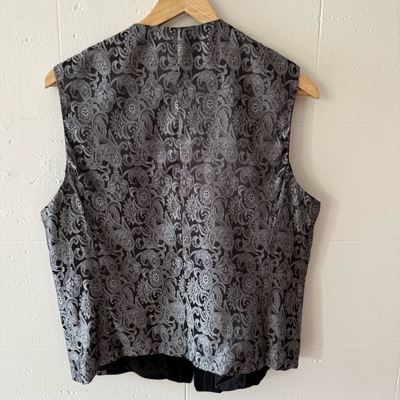 Bianca Nygård Pinstripe and Paisley Vest - Picture 5 of 9